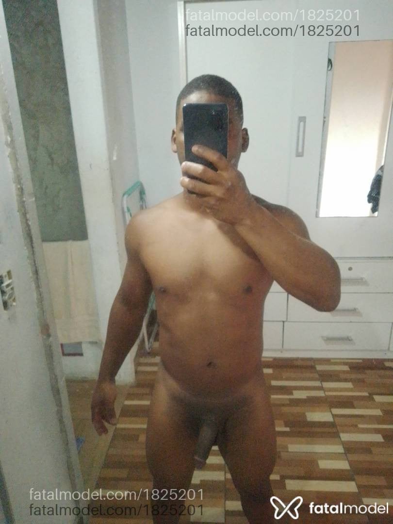 Acompanhante homem morena (o) de olhos castanhos em Rio de Janeiro - Tiago