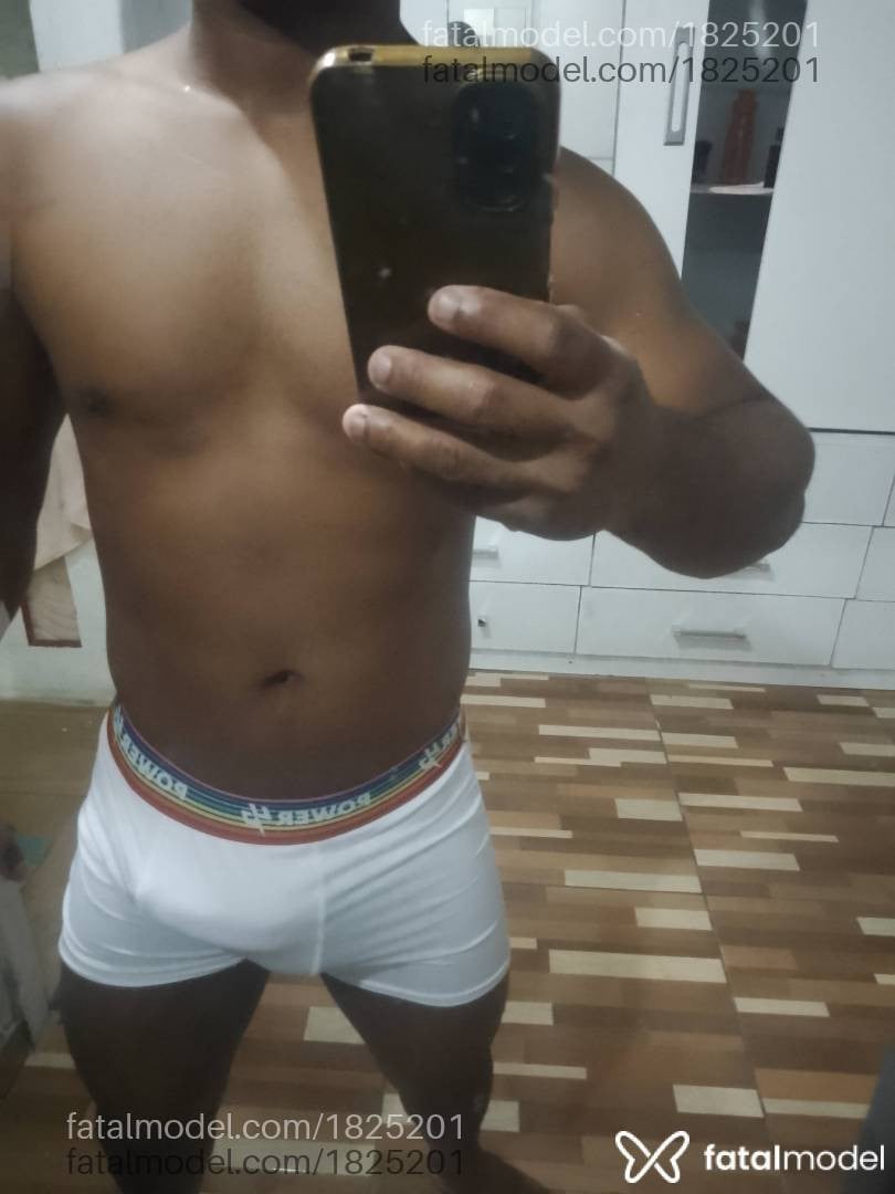 Acompanhante homem morena (o) de olhos castanhos em Rio de Janeiro - Tiago