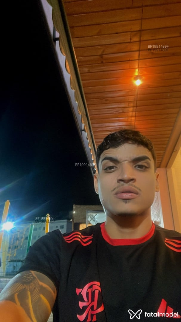Acompanhante homem morena (o) de olhos castanhos - Artur Santos