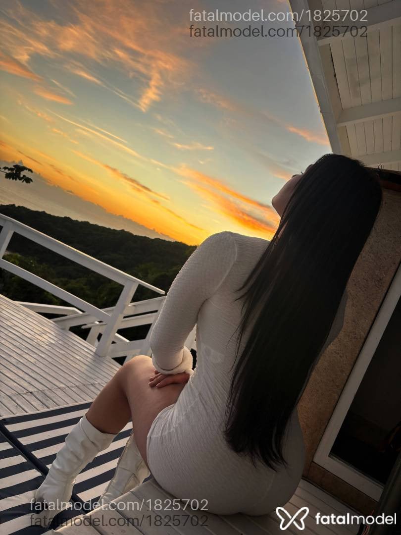 Acompanhante mulher com cabelo castanho de olhos mel - Yume Suzuki Acompanhante mulher com cabelo castanho de olhos mel - Yume Suzuki