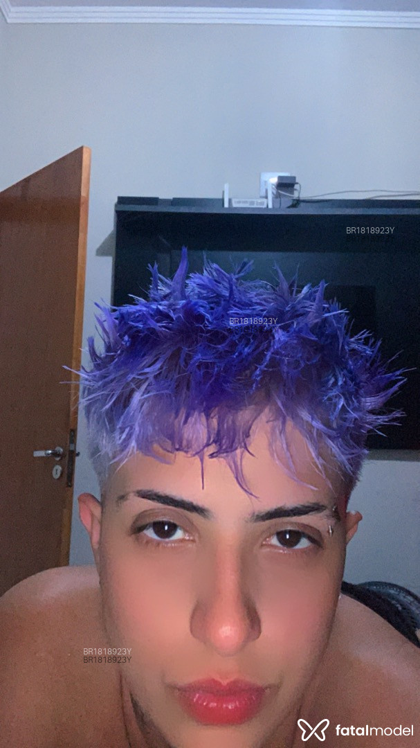 Acompanhante mulher com cabelo colorido de olhos castanhos em São Sebastião - Tayra Green