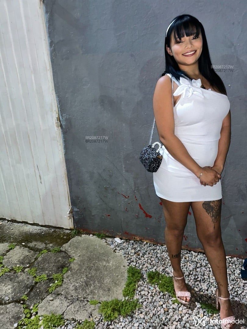 Acompanhante mulher com cabelo castanho de olhos castanhos em Tubarão - Morena