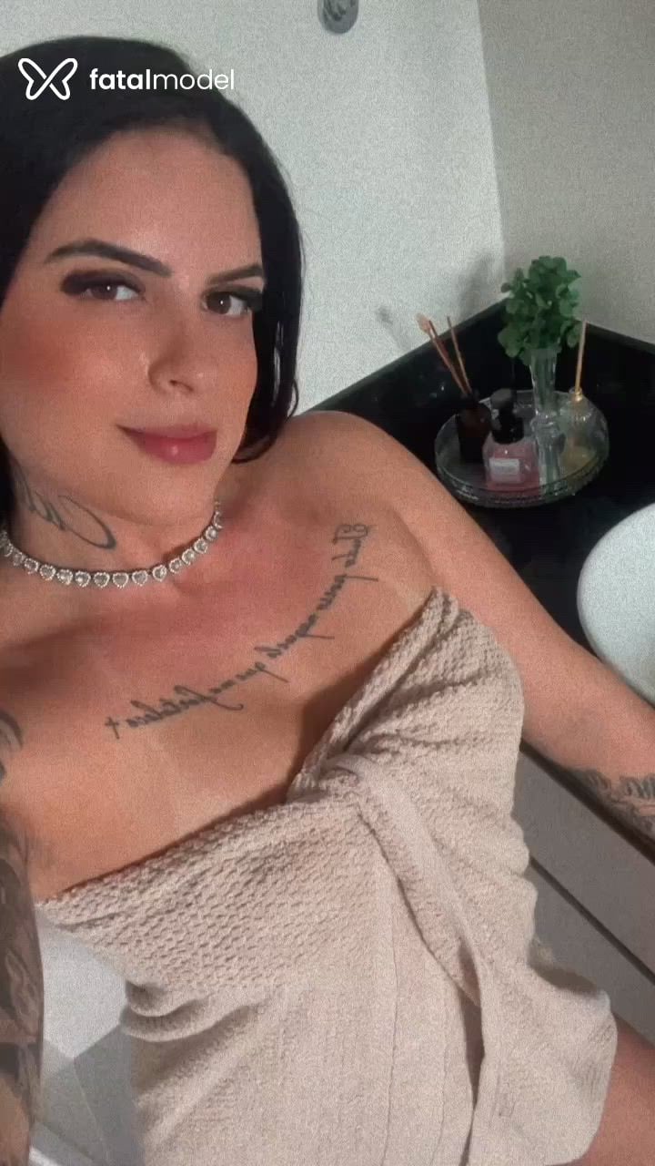 Acompanhante mulher com cabelo castanho de olhos castanhos - Laís Fontenelle Acompanhante mulher com cabelo castanho de olhos castanhos - Laís Fontenelle
