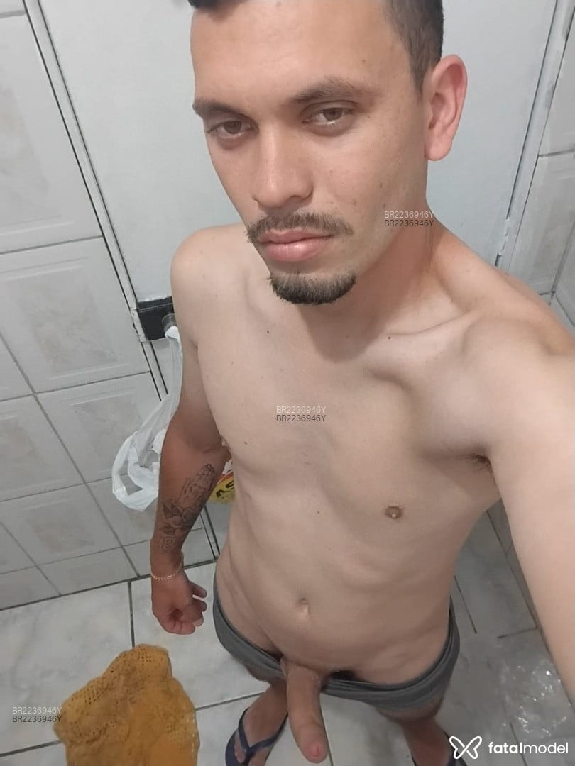 Acompanhante homem com cabelo castanho de olhos mel em Chapecó Acompanhante homem com cabelo castanho de olhos mel em Chapecó - Uberlitoral