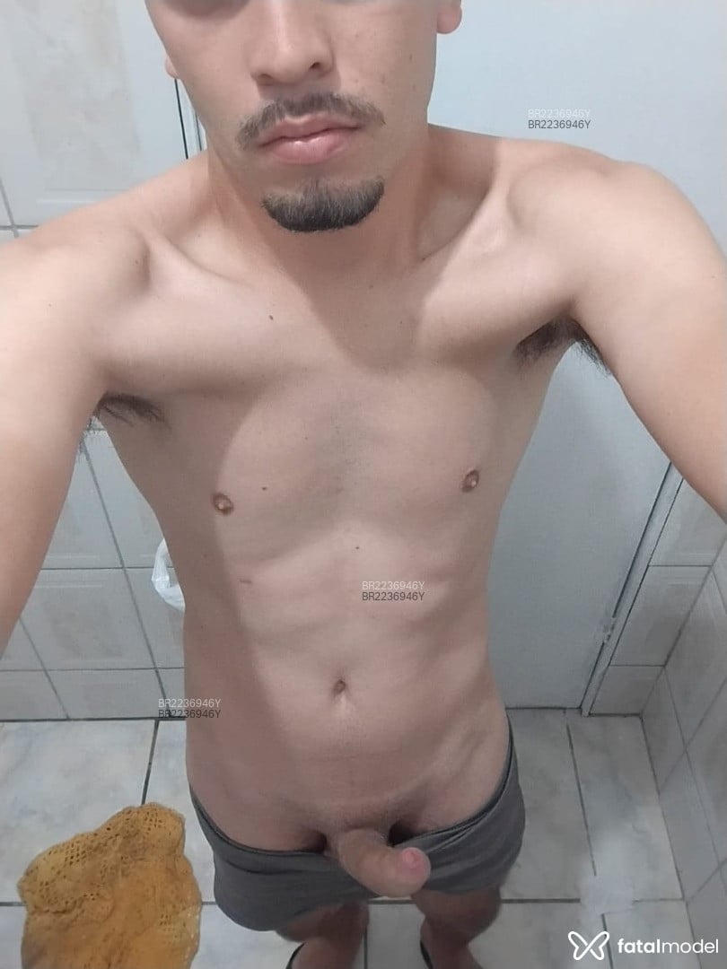 Acompanhante homem com cabelo castanho de olhos mel em Chapecó Acompanhante homem com cabelo castanho de olhos mel em Chapecó - Uberlitoral