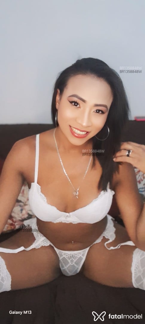 Acompanhante travesti morena (o) de olhos castanhos em Brasília - Yasmin Cardoso