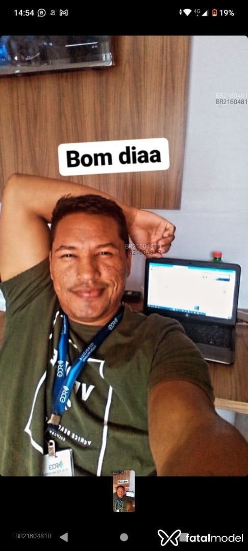 Acompanhante homem morena (o) de olhos pretos - Indio Acompanhante homem morena (o) de olhos pretos - Indio