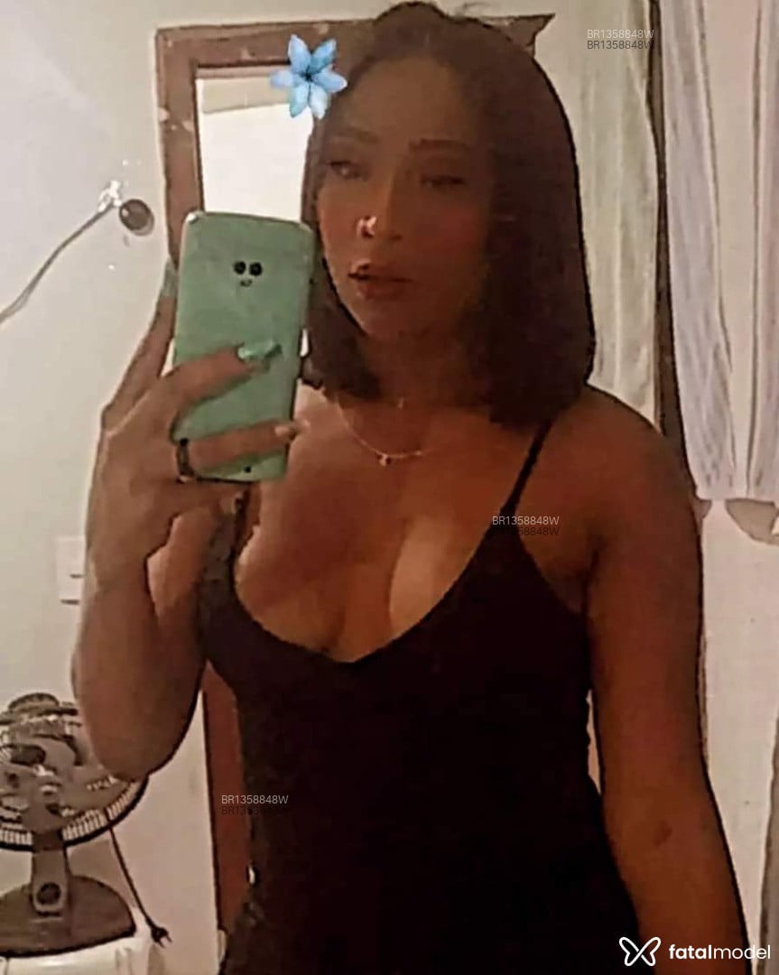 Acompanhante travesti morena (o) de olhos castanhos em Brasília - Yasmin Cardoso