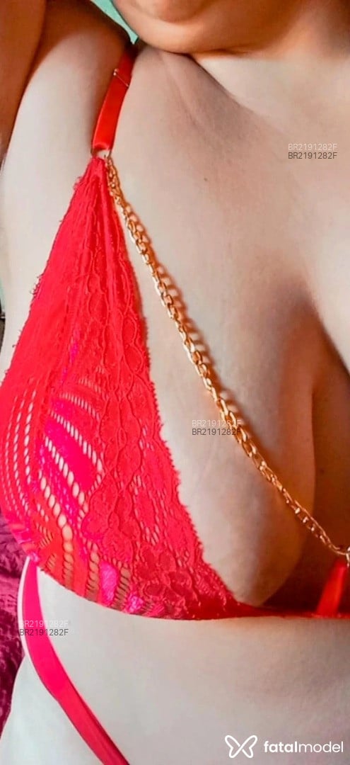 Acompanhante mulher com cabelo castanho de olhos castanhos em Aparecida de Goiânia - Laura