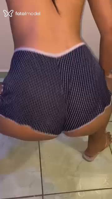 Acompanhante mulher morena (o) de olhos castanhos - Jade Monteiro