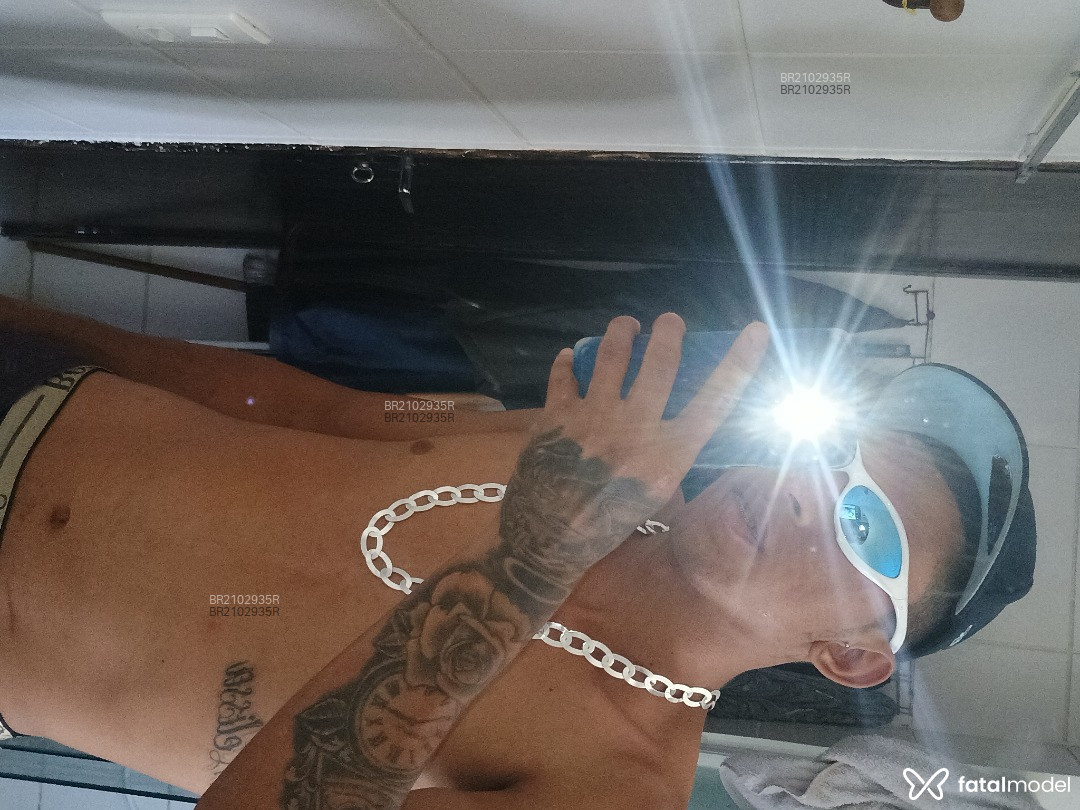 Acompanhante homem morena (o) de olhos castanhos em Taubaté - Guilherme