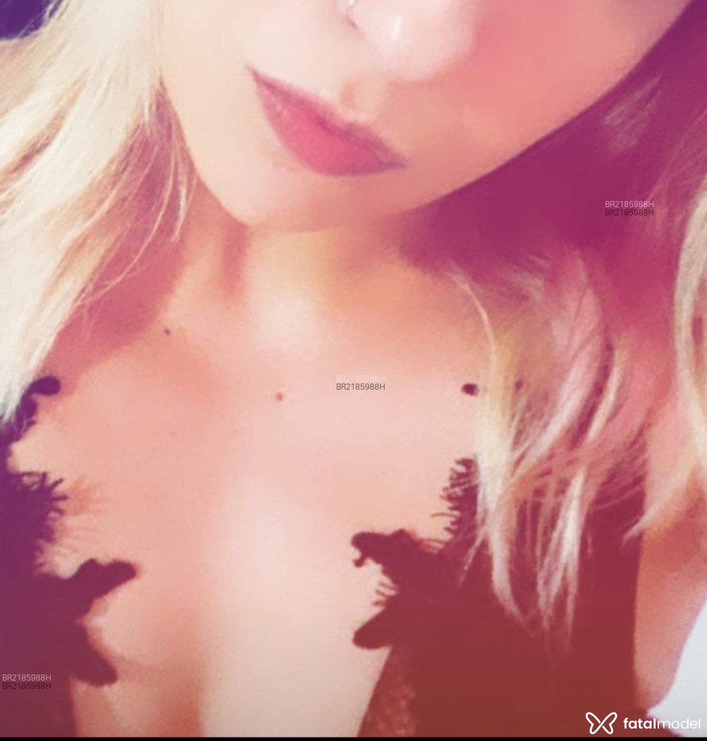 Acompanhante mulher loira (o) de olhos castanhos em São Paulo - Nickole