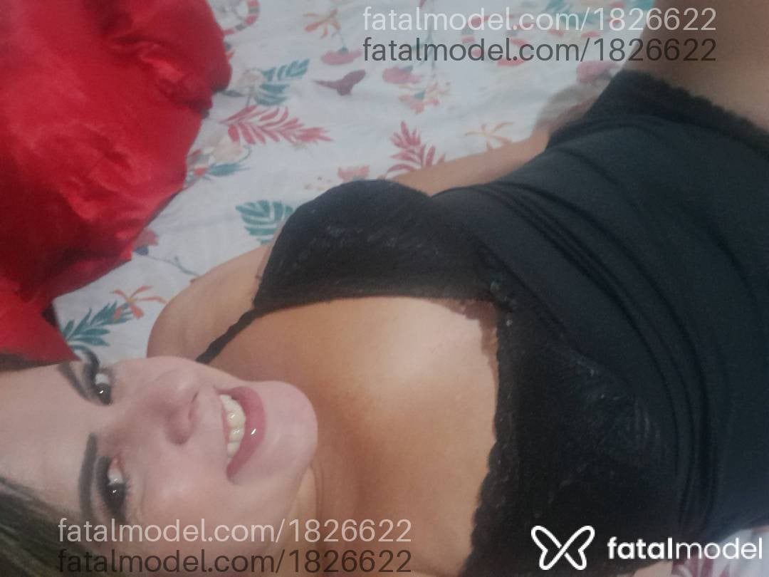 Acompanhante mulher loira (o) de olhos castanhos - maria