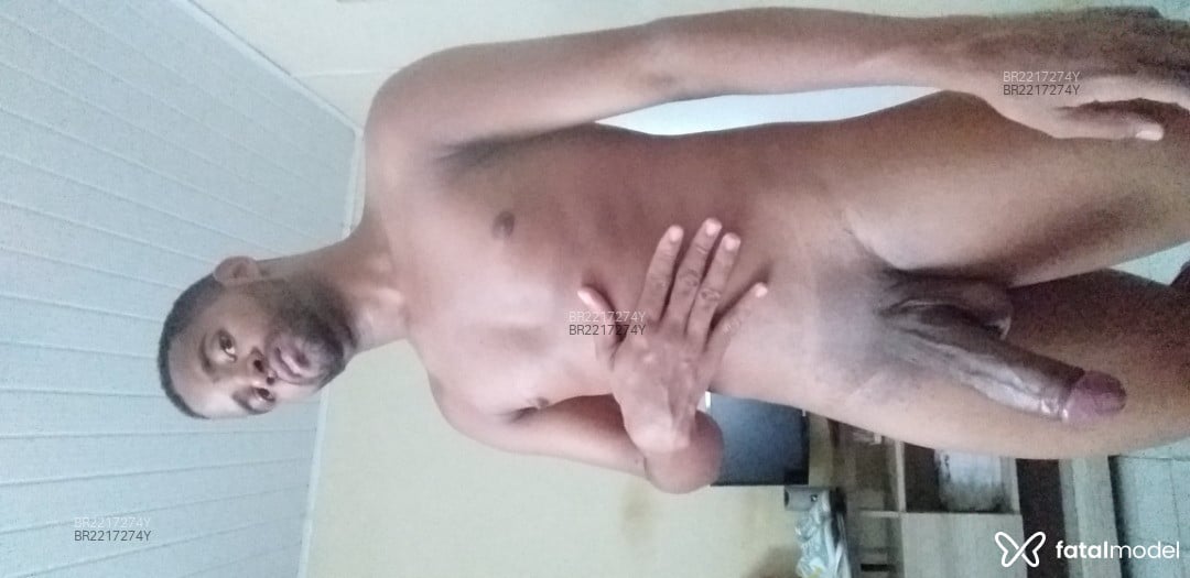 Acompanhante homem com cabelo castanho de olhos castanhos em Virtual - Dotad