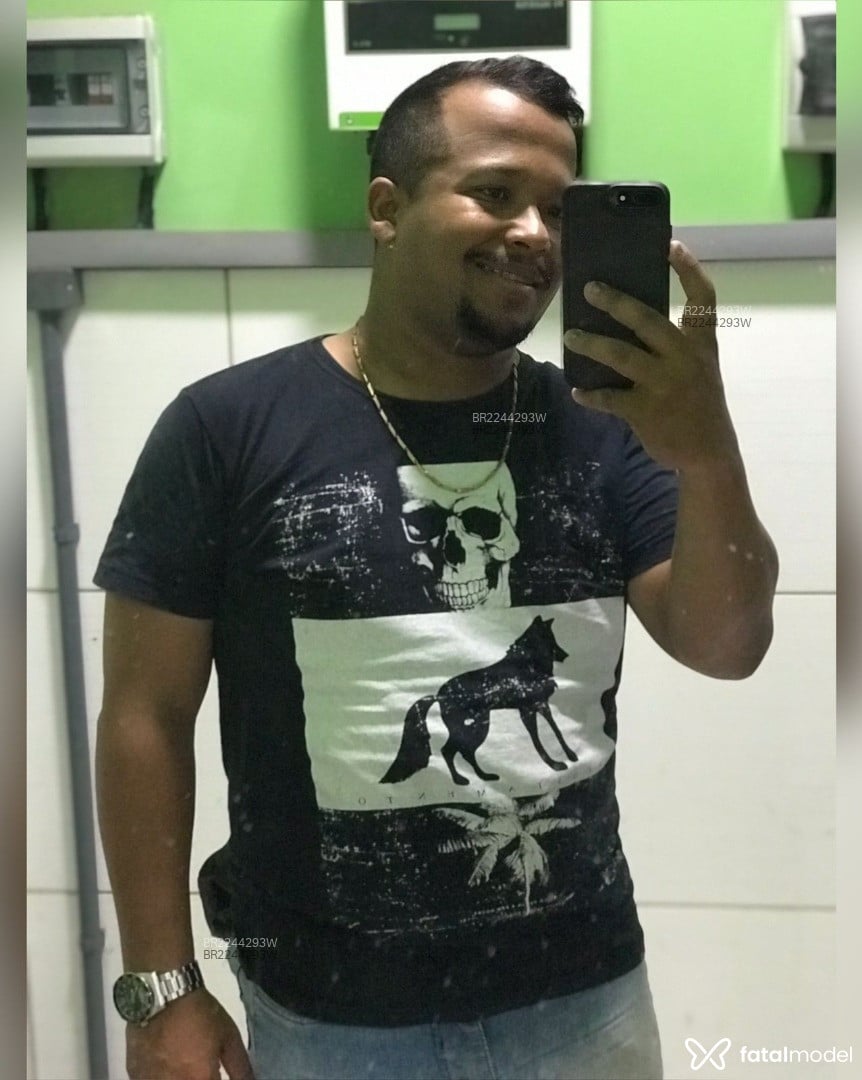 Acompanhante homem morena (o) de olhos castanhos em Petrolina Acompanhante homem morena (o) de olhos castanhos em Petrolina - Kennedy Silva