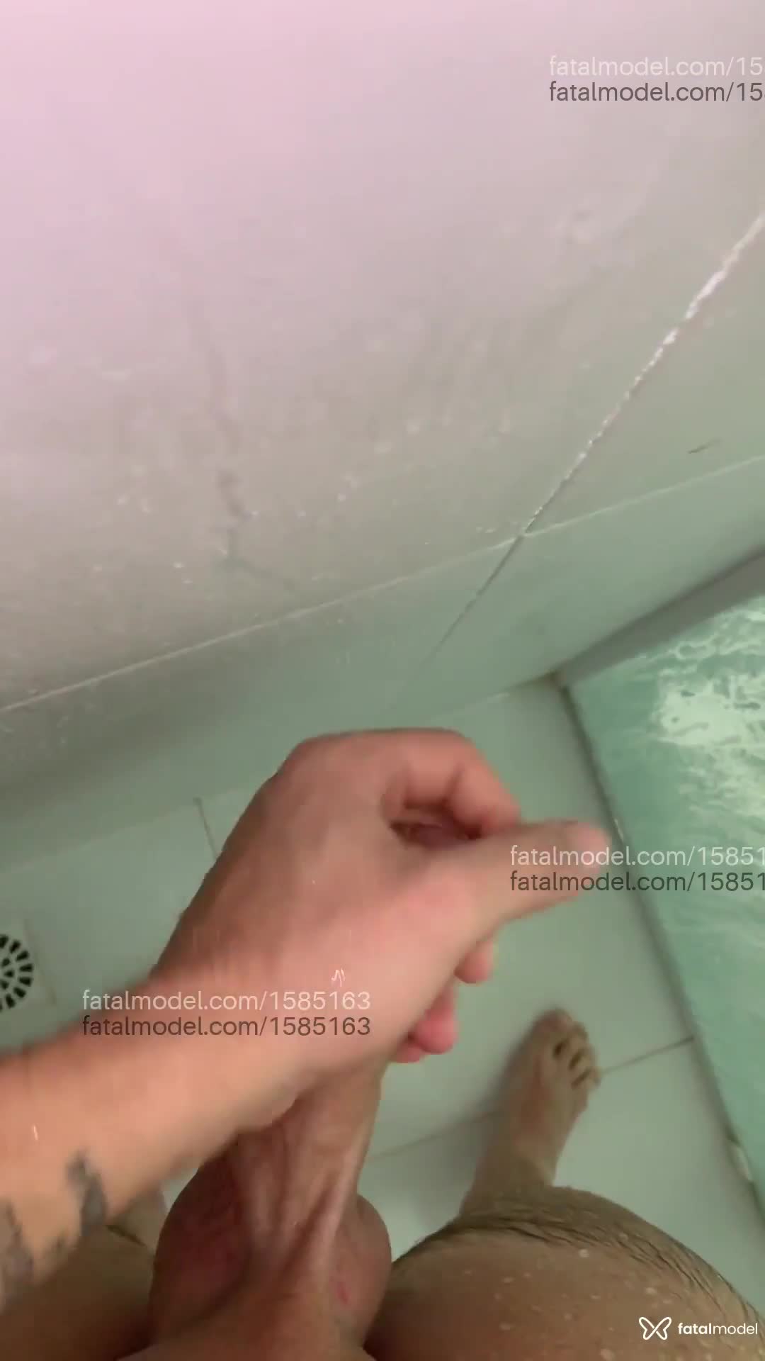 Acompanhante homem com cabelo castanho de olhos castanhos - Lucas Acompanhante homem com cabelo castanho de olhos castanhos - Lucas