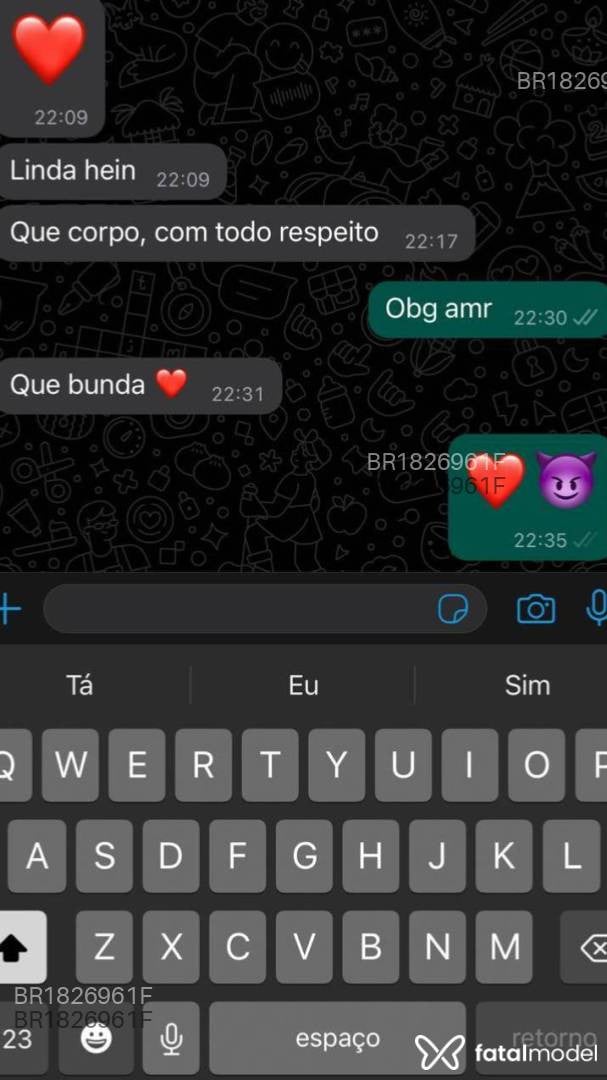 Acompanhante mulher loira (o) de olhos castanhos - Camila