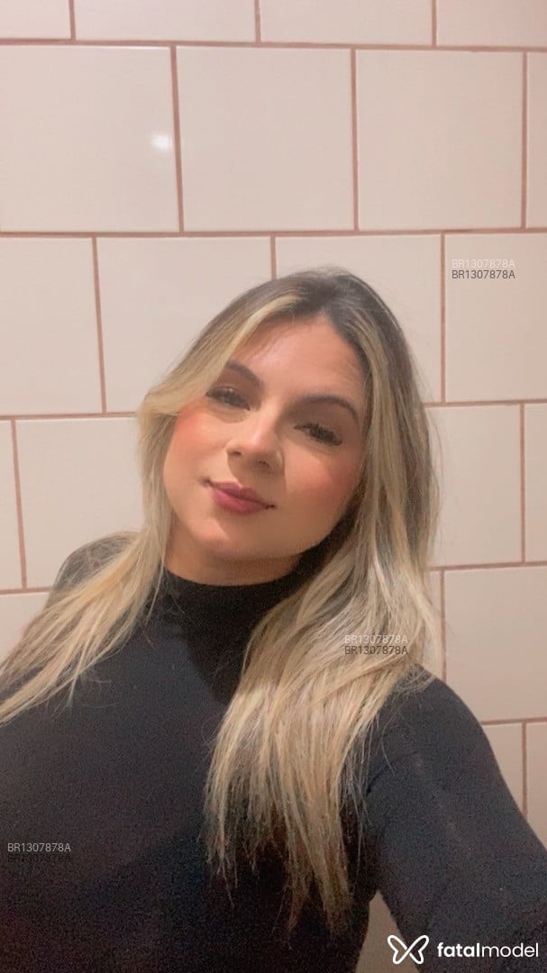Acompanhante mulher loira (o) de olhos castanhos em Guarujá - Bruninha
