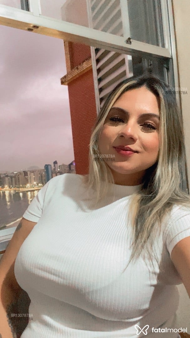Acompanhante mulher loira (o) de olhos castanhos em Guarujá - Bruninha