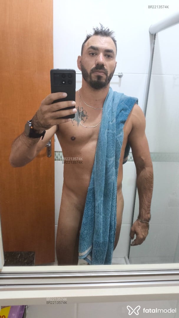 Acompanhante homem com cabelo castanho de olhos castanhos em Londrina - Guilherme