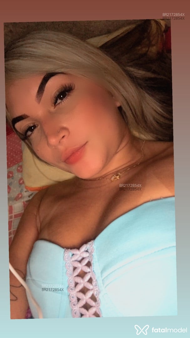 Acompanhante mulher loira (o) de olhos castanhos - Natália Leal Acompanhante mulher loira (o) de olhos castanhos - Natália Leal