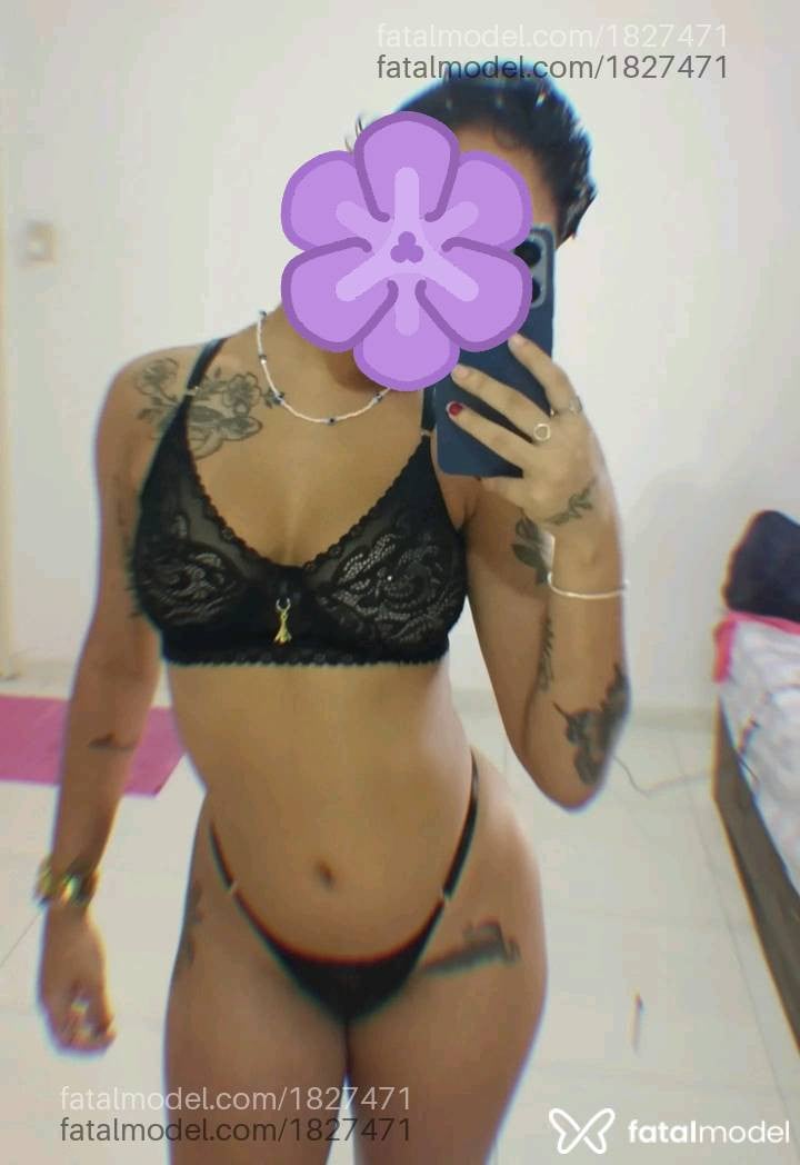 Acompanhante mulher morena (o) de olhos pretos - Helena