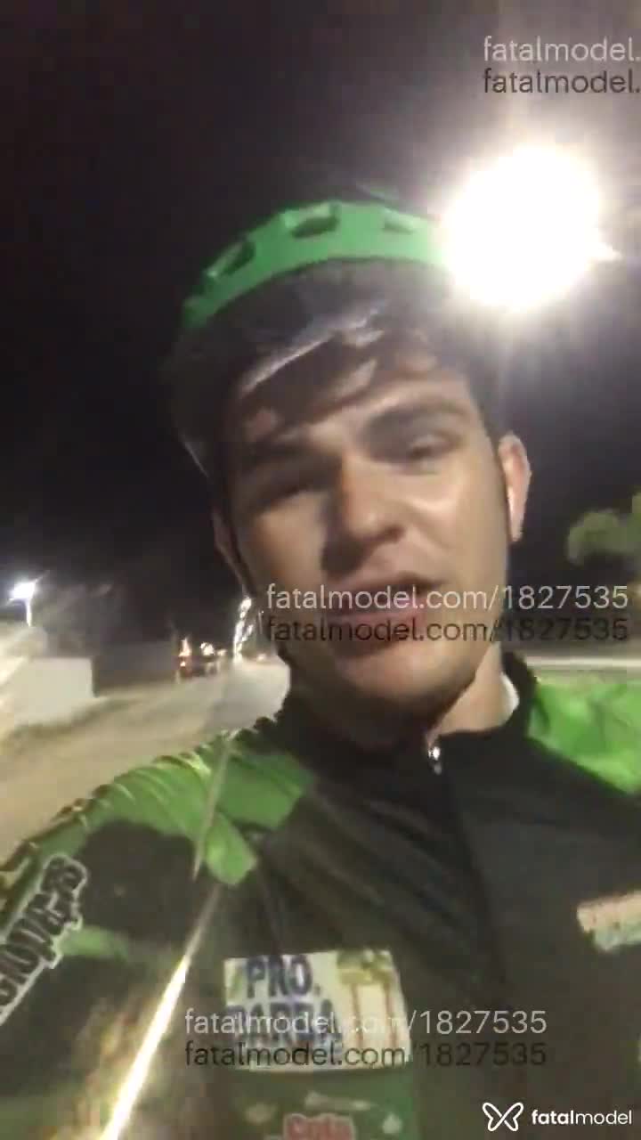 Acompanhante homem com cabelo castanho de olhos castanhos em Fortaleza - Ariih