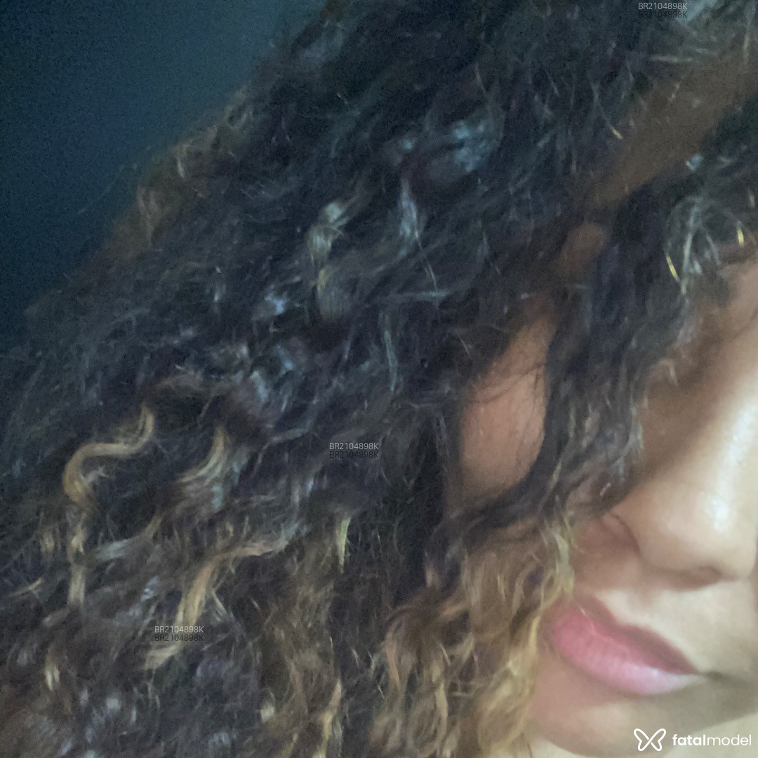 Acompanhante mulher com cabelo castanho de olhos castanhos em Rio de Janeiro - Baaby