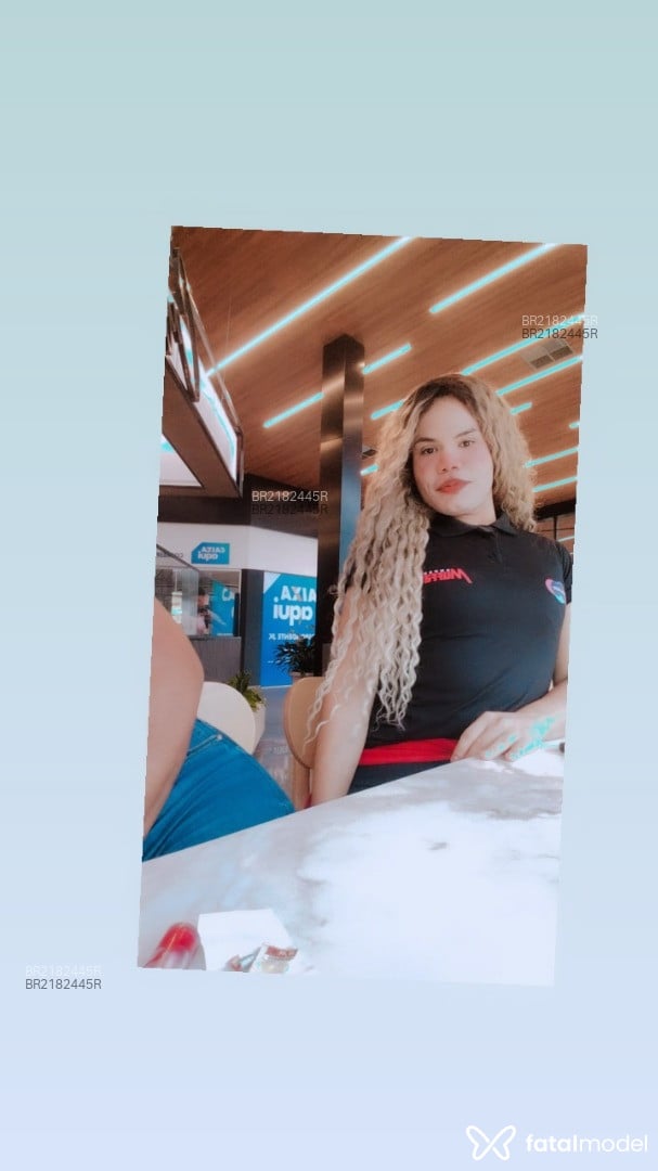 Acompanhante mulher trans loira (o) de olhos castanhos em Curitiba Acompanhante mulher trans loira (o) de olhos castanhos em Curitiba - Karyenn