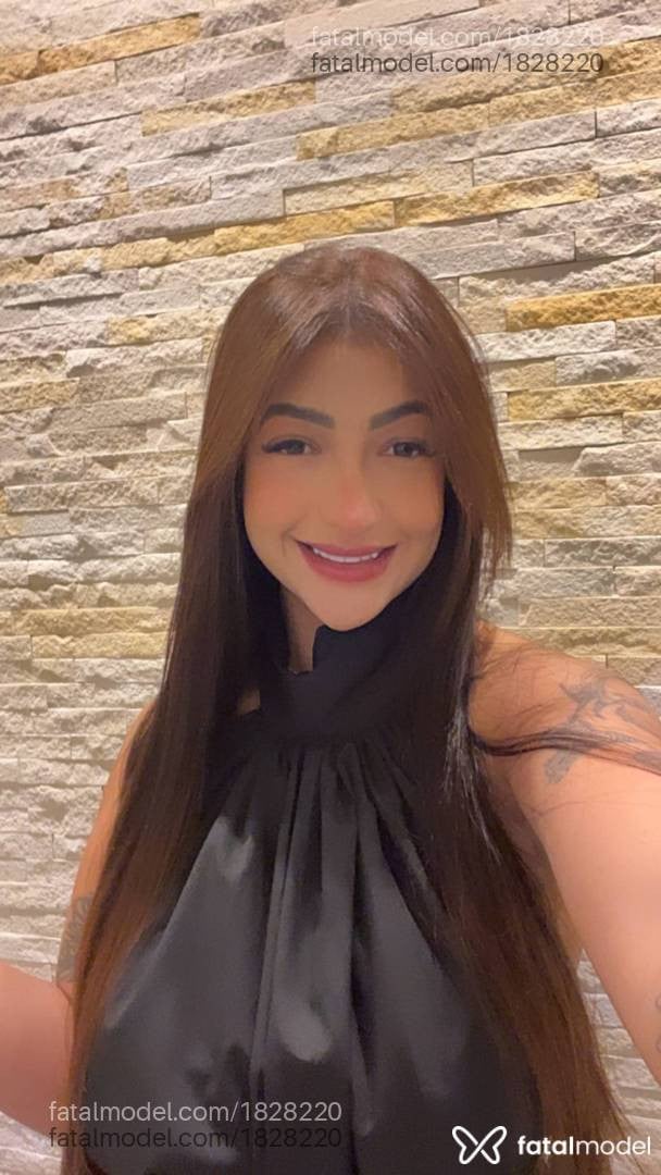 Acompanhante mulher com cabelo castanho de olhos castanhos - Nathália