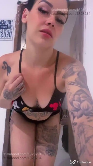 Acompanhante mulher morena (o) de olhos castanhos em Navegantes Acompanhante mulher morena (o) de olhos castanhos em Navegantes - Aninha