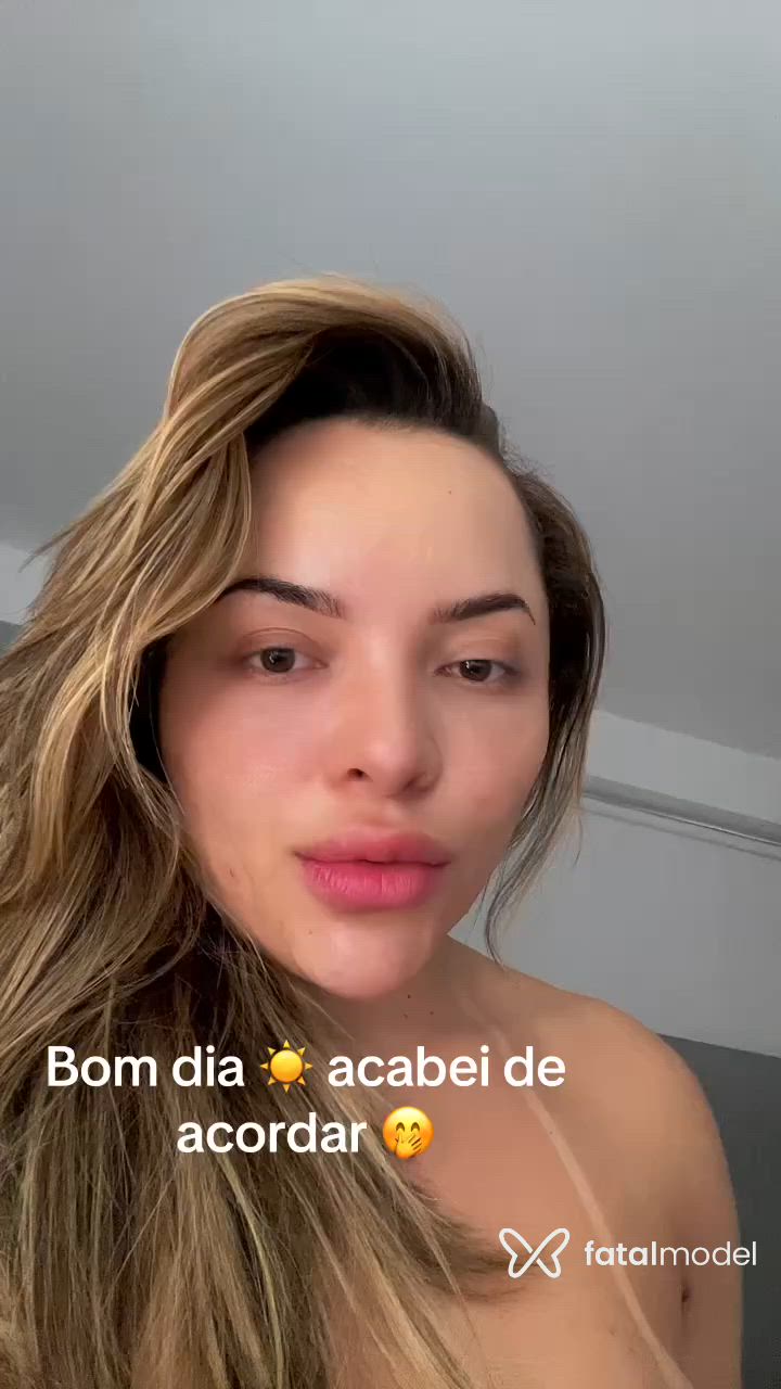 Acompanhante mulher com cabelo castanho de olhos castanhos - Priscila