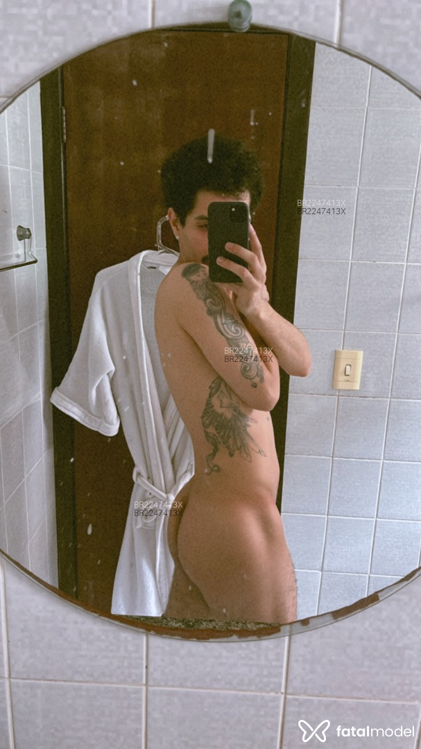 Acompanhante homem com cabelo castanho de olhos castanhos - Freddie