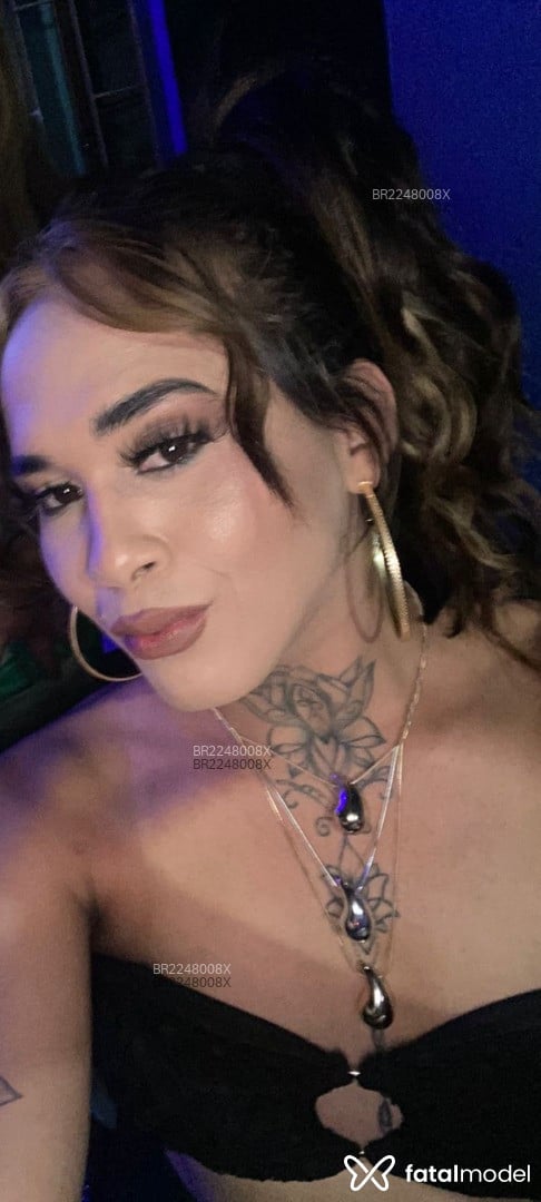 Acompanhante mulher trans loira (o) de olhos mel em Porto Alegre - Melk Khloe