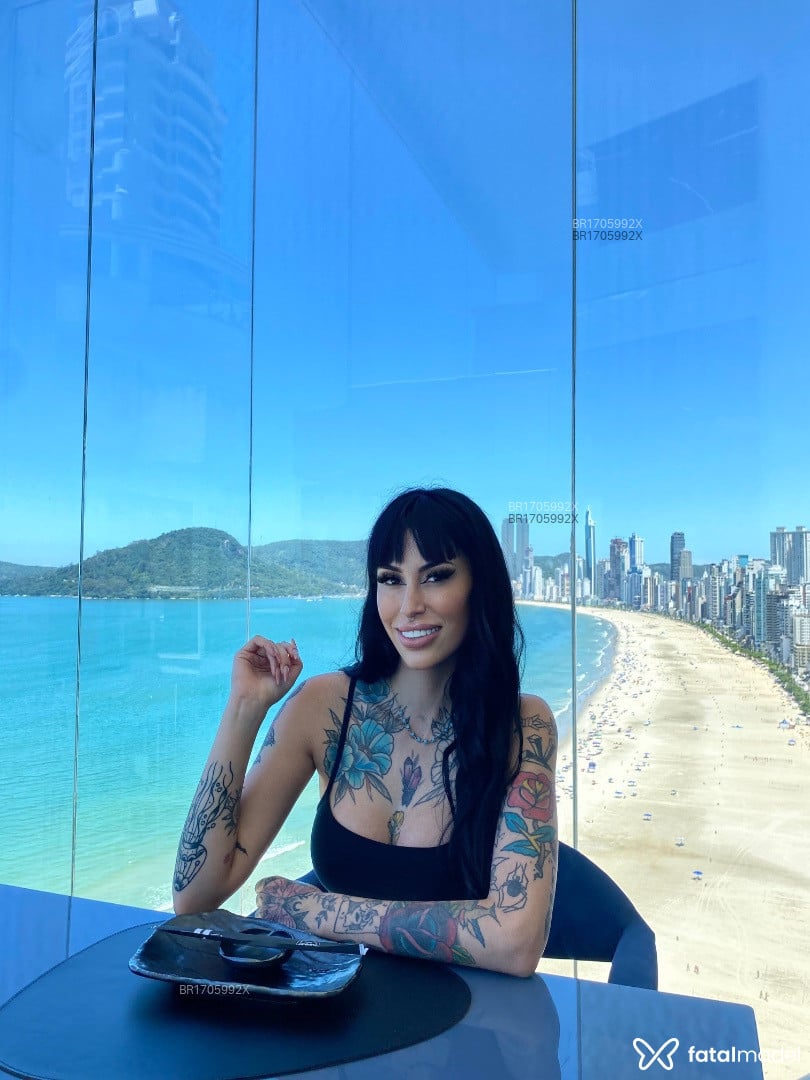 Acompanhante mulher morena (o) de olhos castanhos em Virtual - Rafaella