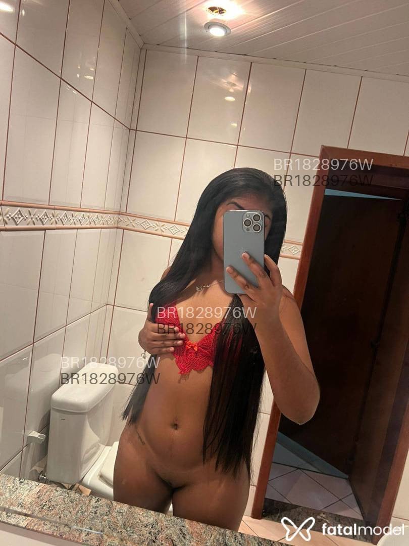 Acompanhante mulher com cabelo castanho de olhos pretos em Campos dos Goytacazes Acompanhante mulher com cabelo castanho de olhos pretos em Campos dos Goytacazes - Ágatha