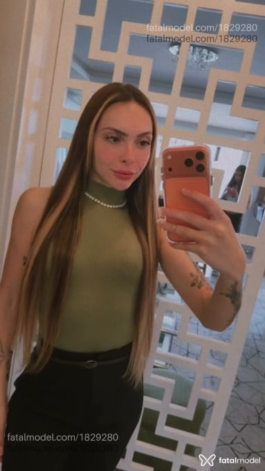 Acompanhante mulher loira (o) de olhos castanhos em Porto Alegre - Brenda