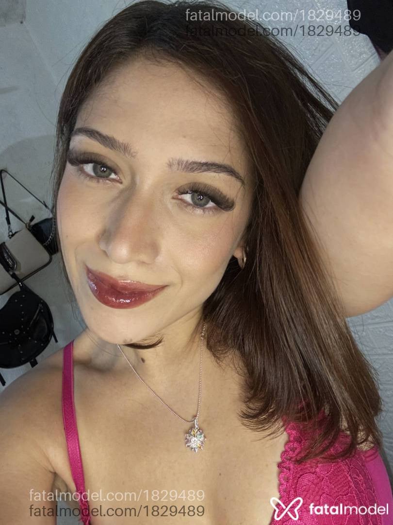 Acompanhante mulher ruiva (o) de olhos verdes - Sophie Araujo