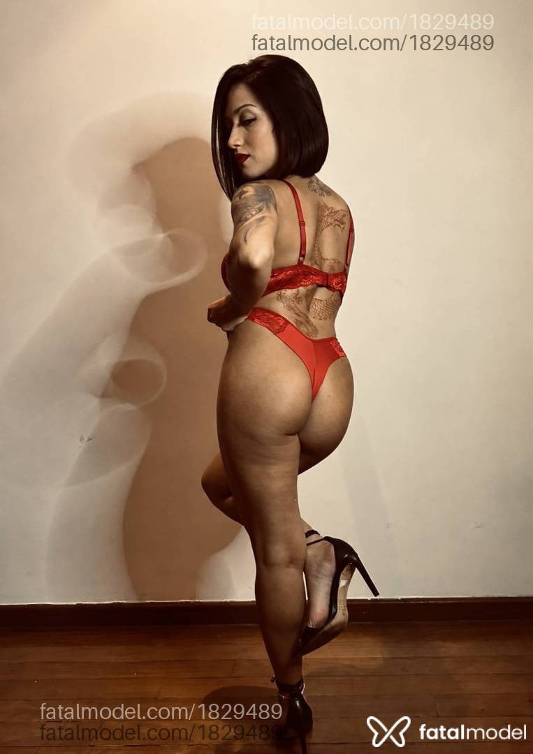 Acompanhante mulher ruiva (o) de olhos verdes - Sophie Araujo