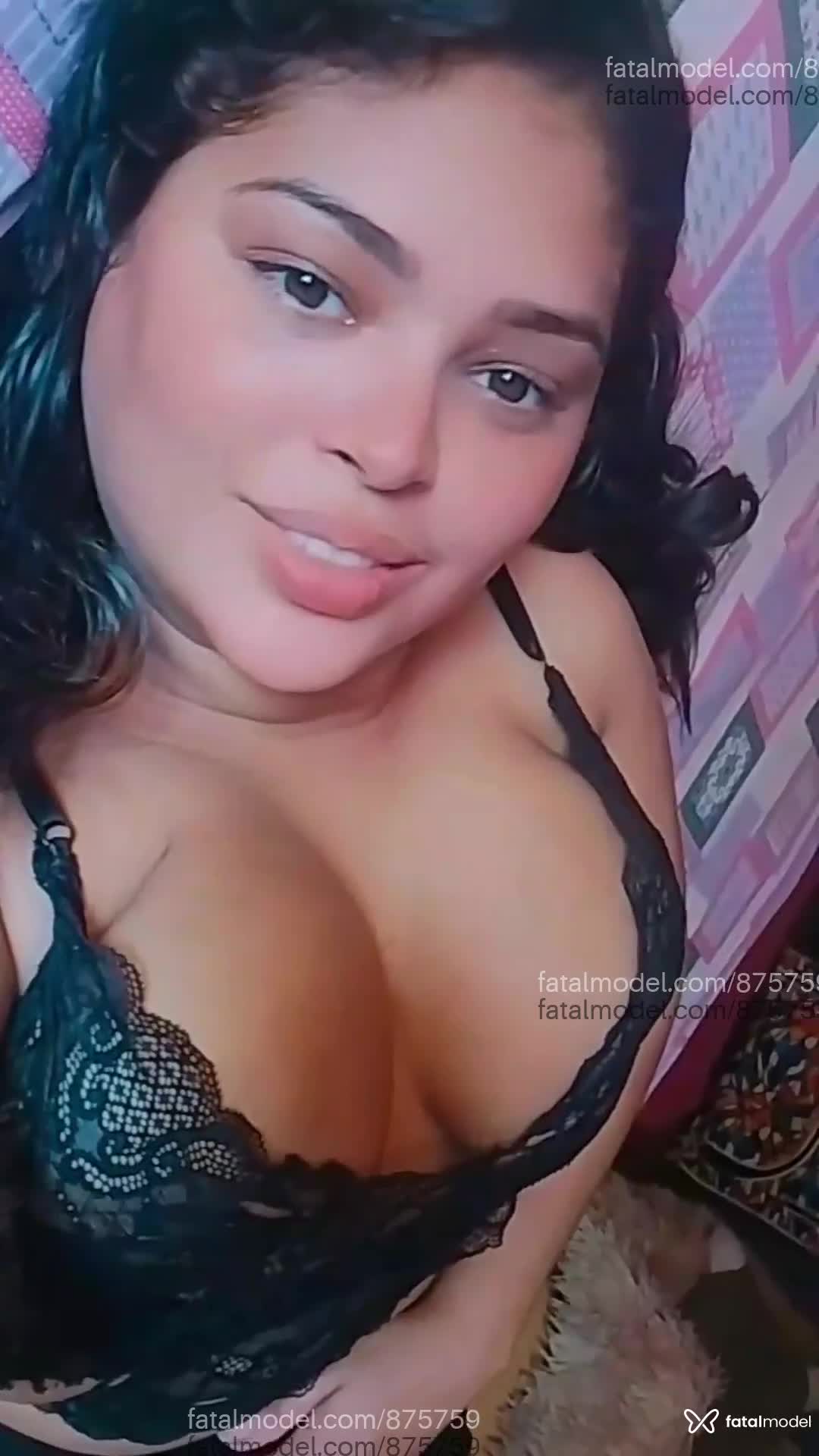 Acompanhante mulher loira (o) de olhos castanhos em Machadinho D'oeste Acompanhante mulher loira (o) de olhos castanhos em Machadinho D'oeste - Loirapeitao