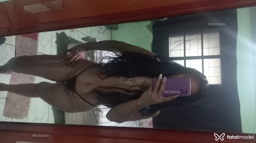 Acompanhante mulher morena (o) de olhos castanhos - Morena
