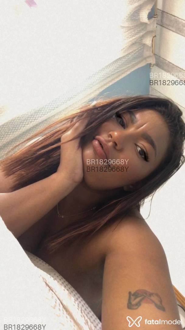 Acompanhante mulher com cabelo castanho de olhos castanhos em Rio de Janeiro - Victória Castro