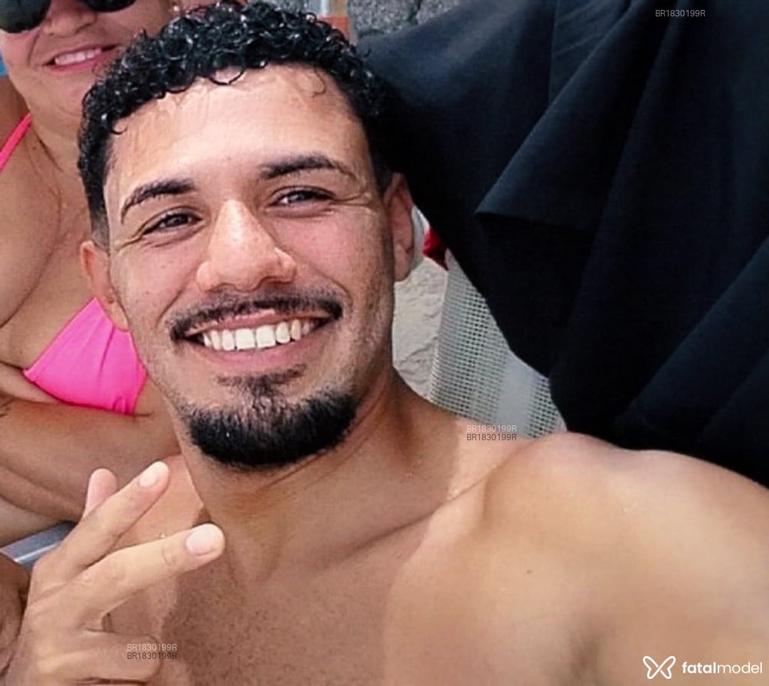 Acompanhante homem morena (o) de olhos castanhos em Armação dos Búzios - Marc