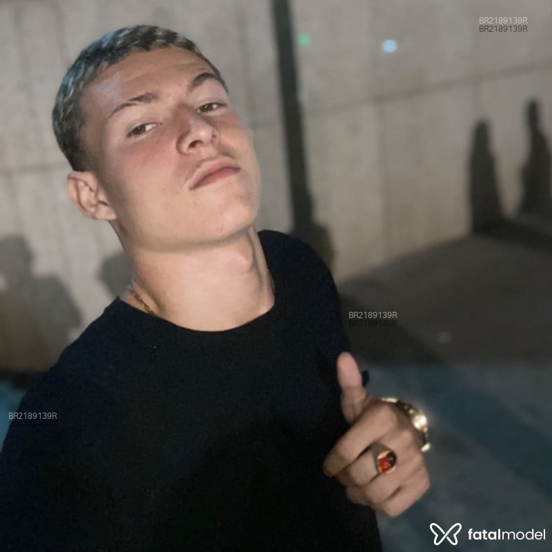 Acompanhante homem loira (o) de olhos verdes em Rio de Janeiro - Ricky