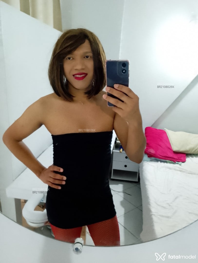 Acompanhante mulher trans com cabelo castanho de olhos castanhos em São Luís Acompanhante mulher trans com cabelo castanho de olhos castanhos em São Luís - Josii