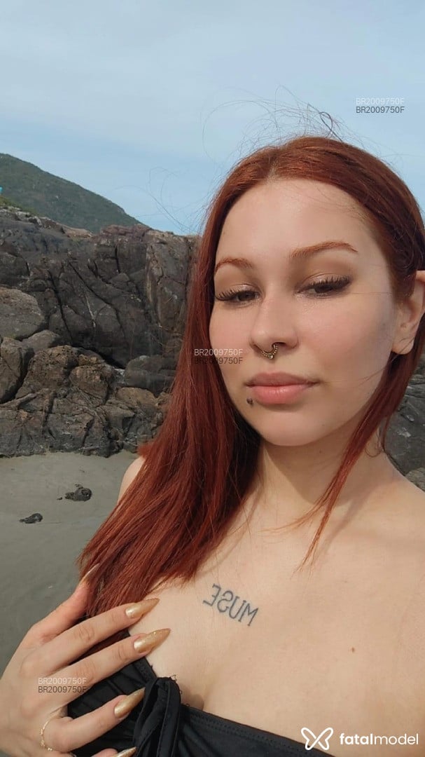 Acompanhante mulher ruiva (o) de olhos mel em Florianópolis - Angelina