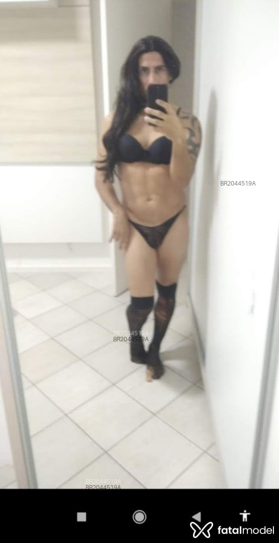 Acompanhante homem com cabelo castanho de olhos castanhos - RafaaelBruninha