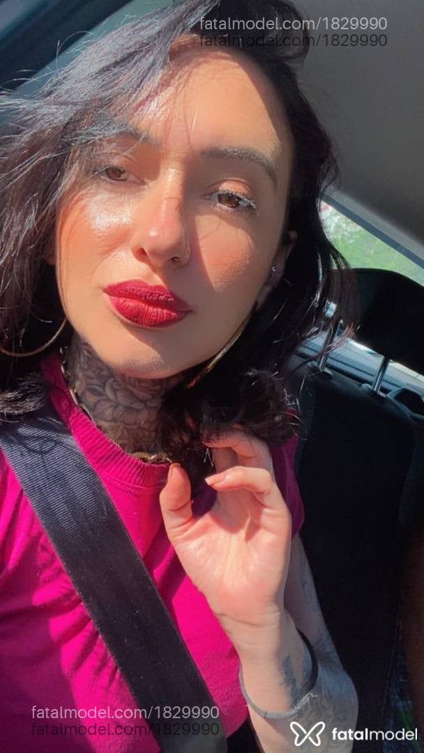 Acompanhante mulher com cabelo castanho de olhos mel - Renata