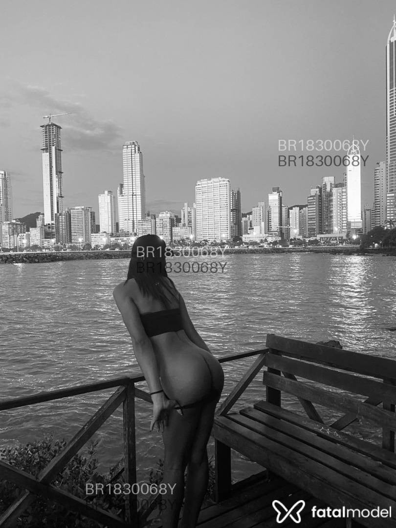 Acompanhante mulher trans morena (o) de olhos pretos em Balneário Camboriú - Sabrinna Tuski