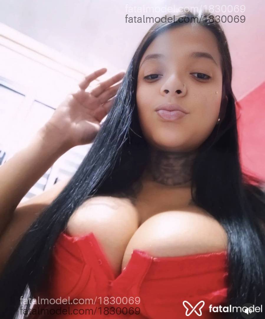 Acompanhante mulher morena (o) de olhos pretos - Paola Guedes
